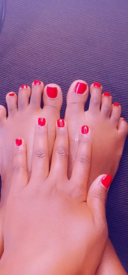 Obsessed with my matching toe and short nails