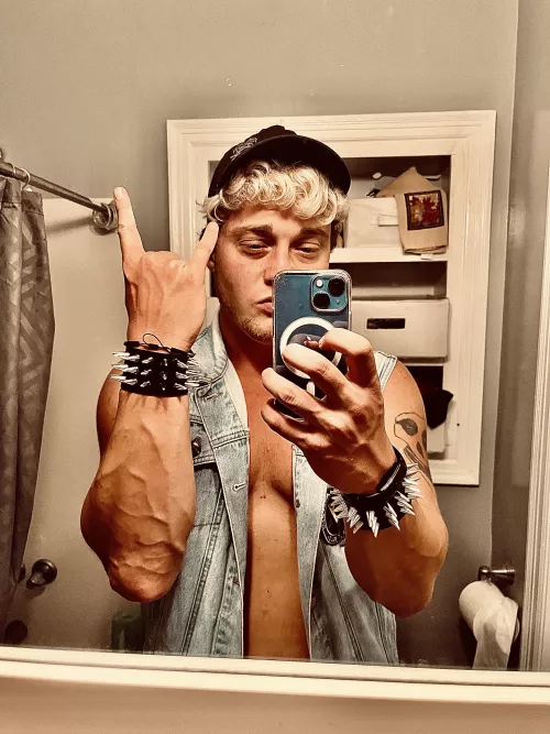 Start your Sundays with farmer’s walks and thrash.