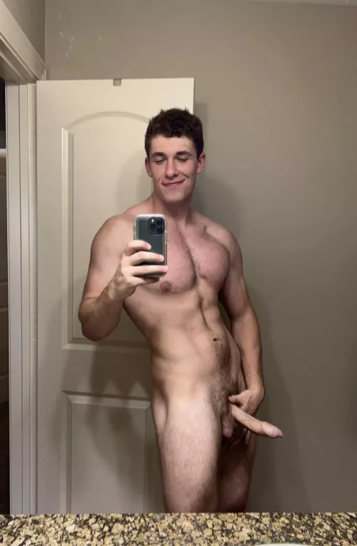 You bette be ready to be bent over this counter 😈