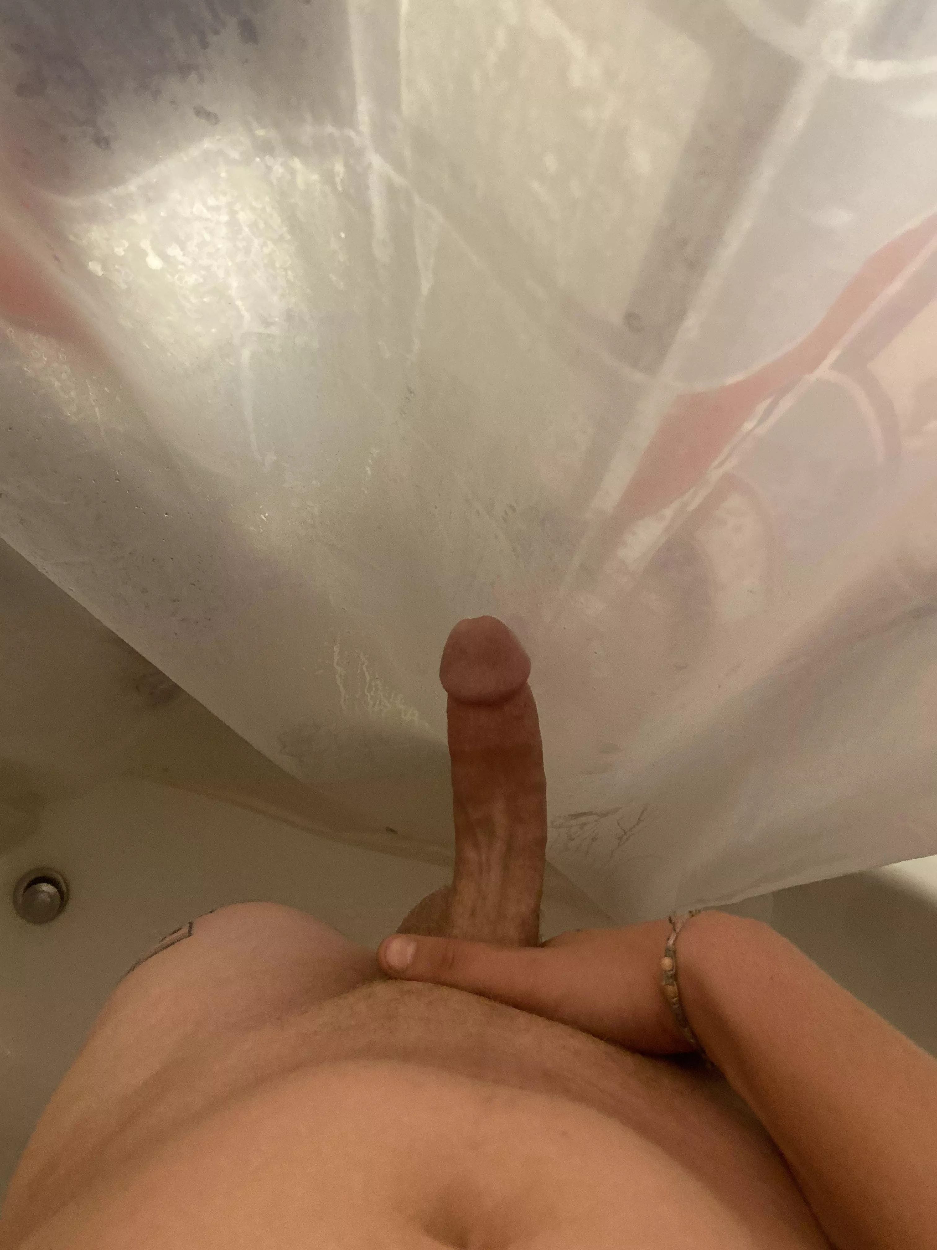 23 m anyone wanna help me cum the older the better 🥵