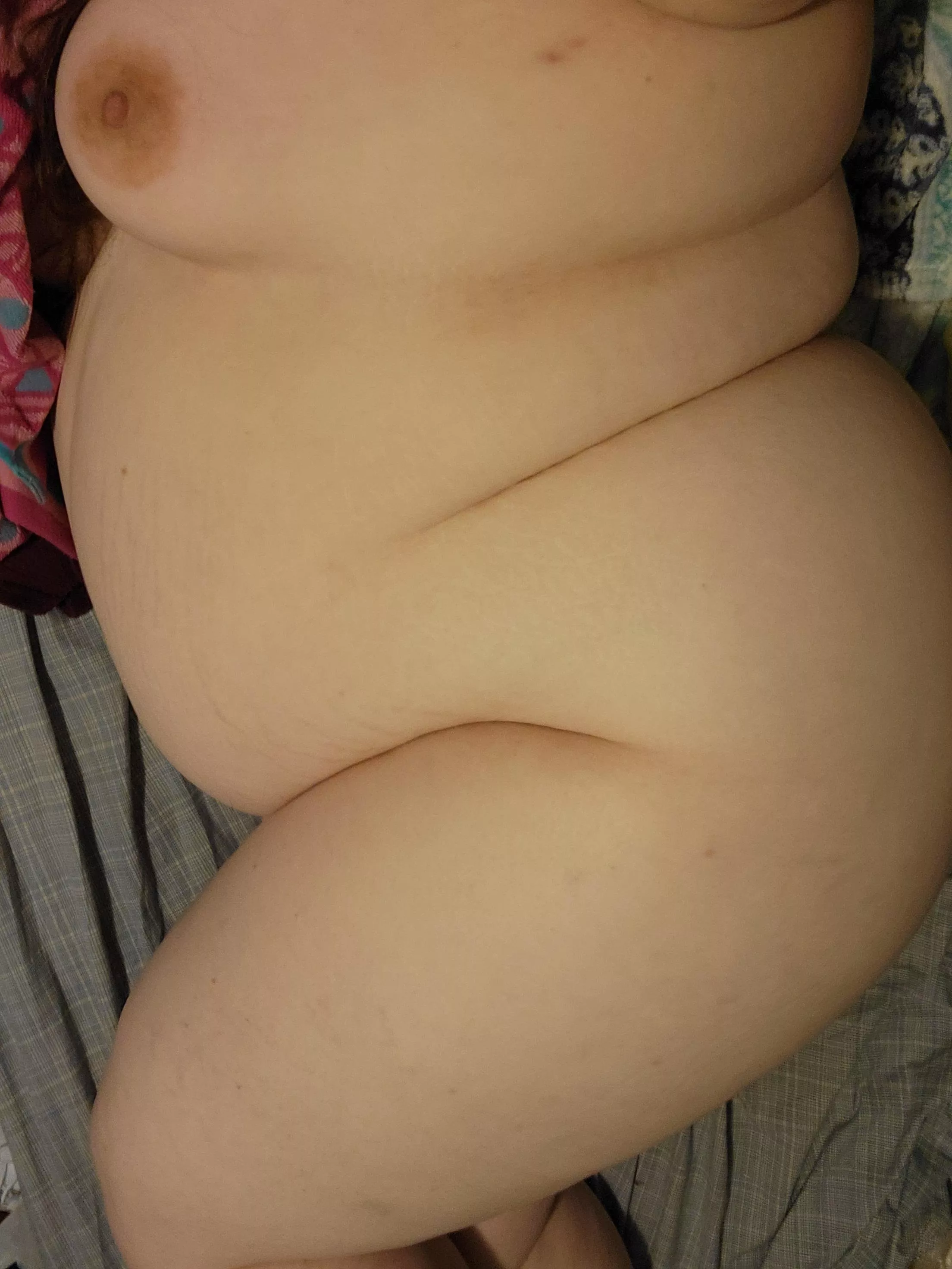 5 months pregnant getting more horny each day 😏