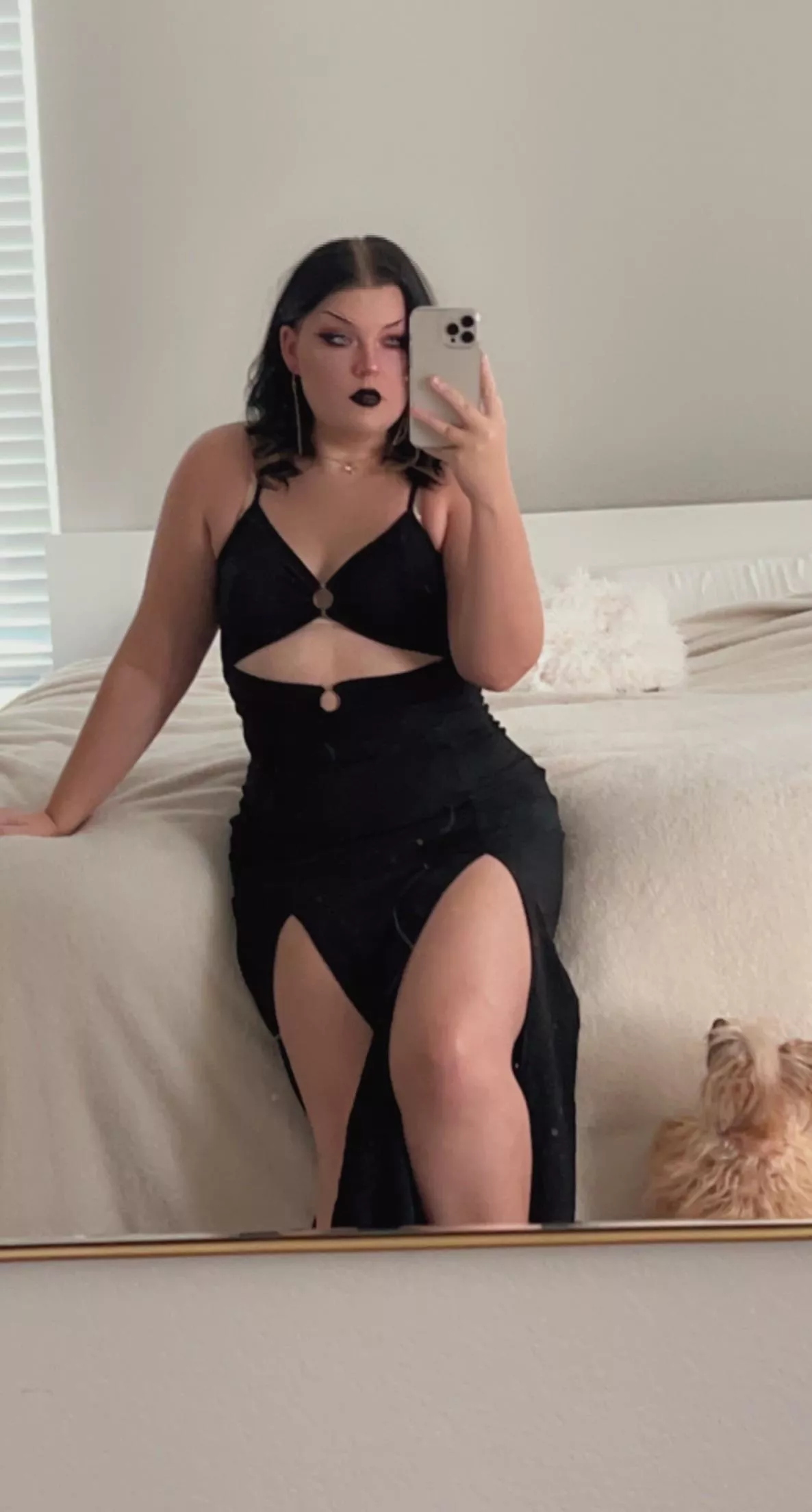 🖤 Goth 🖤 Curvy, wide hips & fat ass 🖤Very responsive 🖤 B + G 🖤 Requests & Private chats 🖤 Gaming 🖤https://onlyfans.com/urbangothic