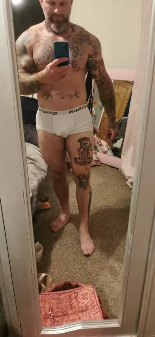 hi there, who wants to see more