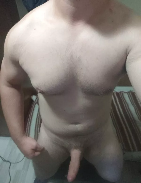 Hung and beefy 🐻🐂