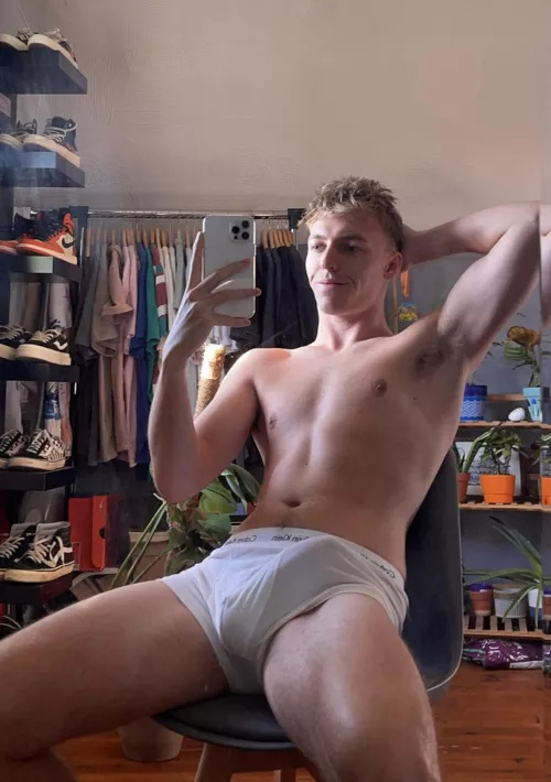 I love my bulge in white Calvin’s