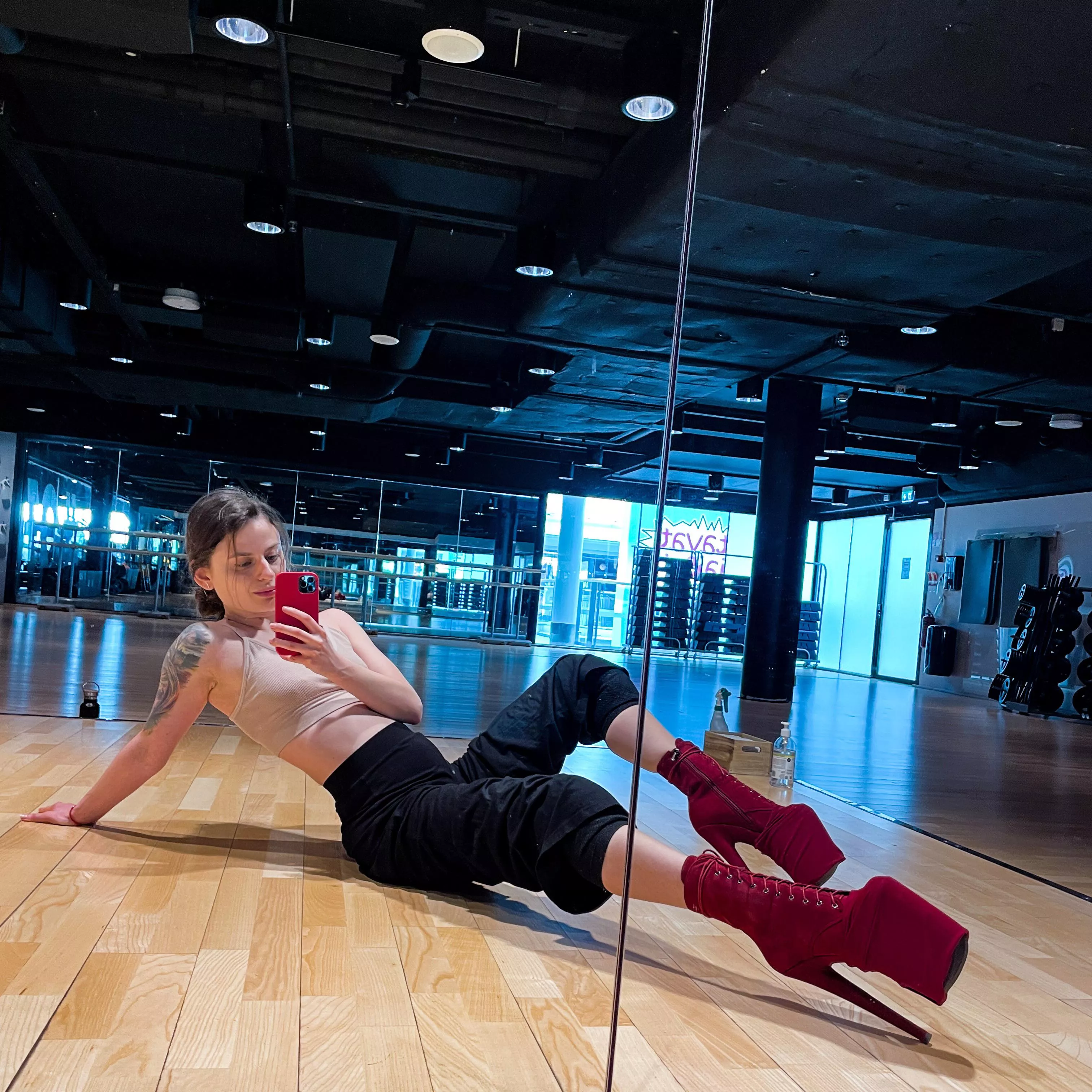 I missed my dance classes! Looking forward to creating something beautiful 🖤