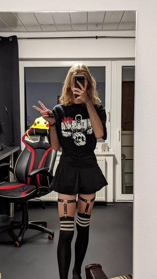 im fem without the boy now, but you all wanted me to post here again :3