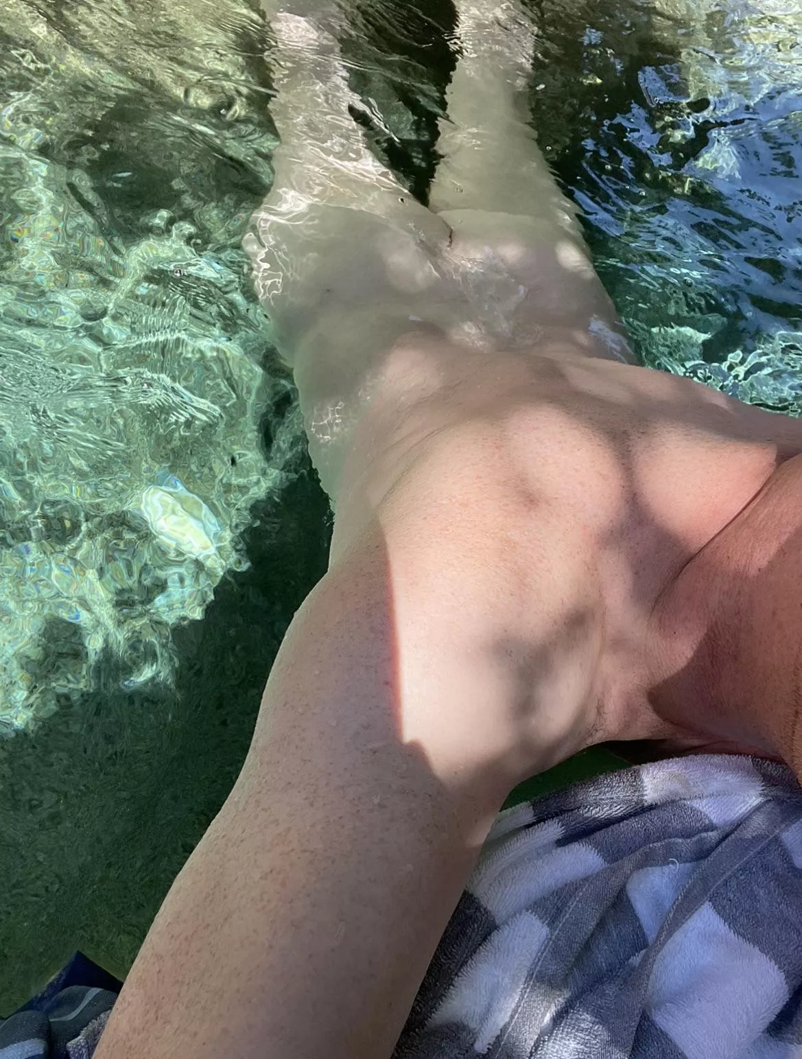 🌞 out, 🍑 out, 🍻