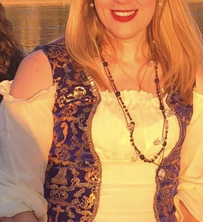 Prepare to be boarded! Celebrate International Talk Like a Pirate Day with me 🏴‍☠️