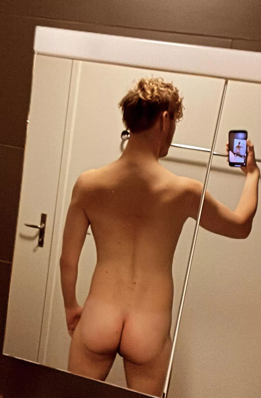 Startes gym again. Need a gympartner though, anyone? 😬