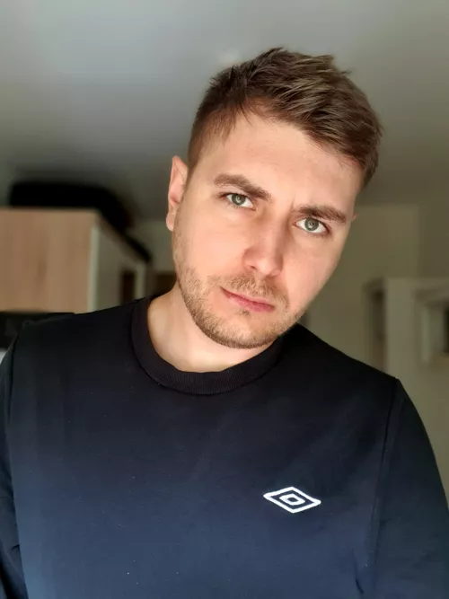 Tilted head a bit and my second chin was finally reduced xD