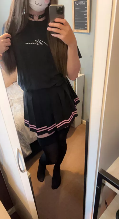 Got my driving test tomorrow, I’m going like this 🙈