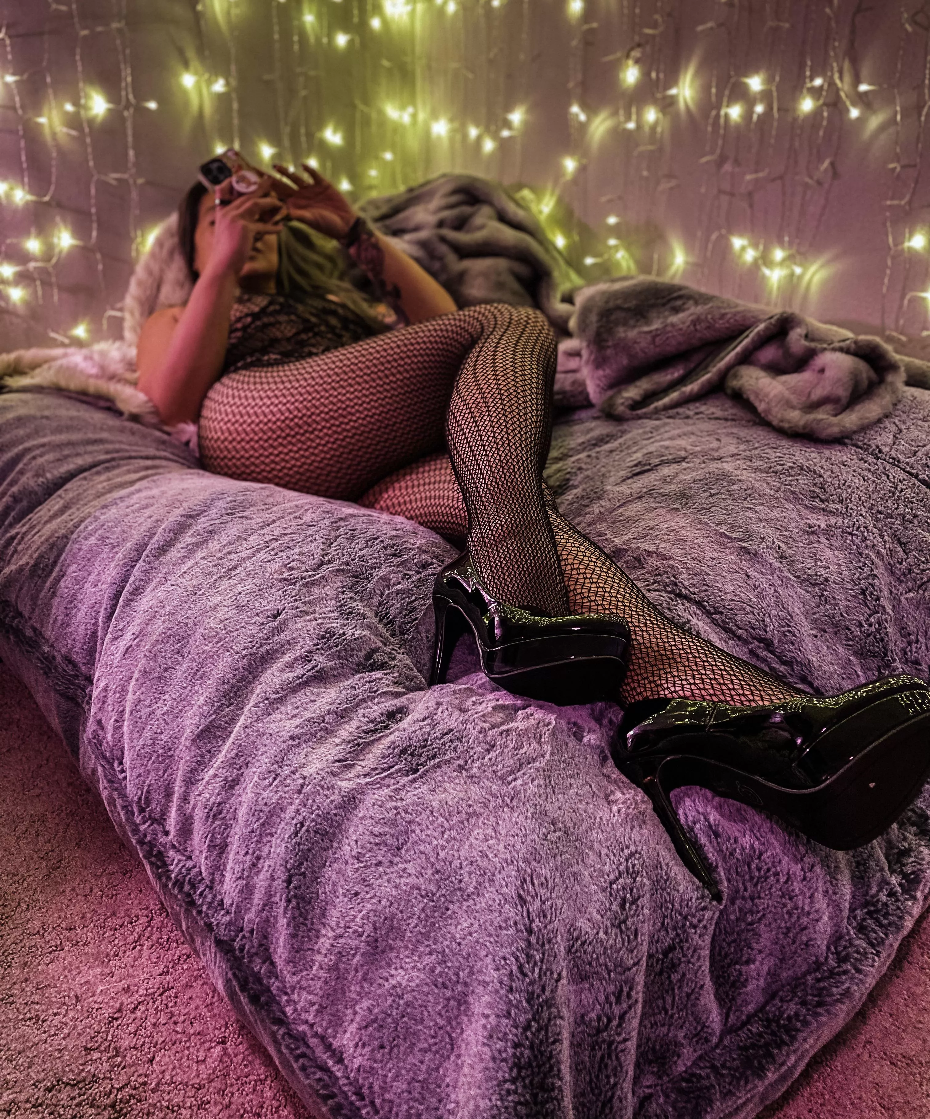 I had a few requests for fishnet… Who am I to deny the people what they want! 😘