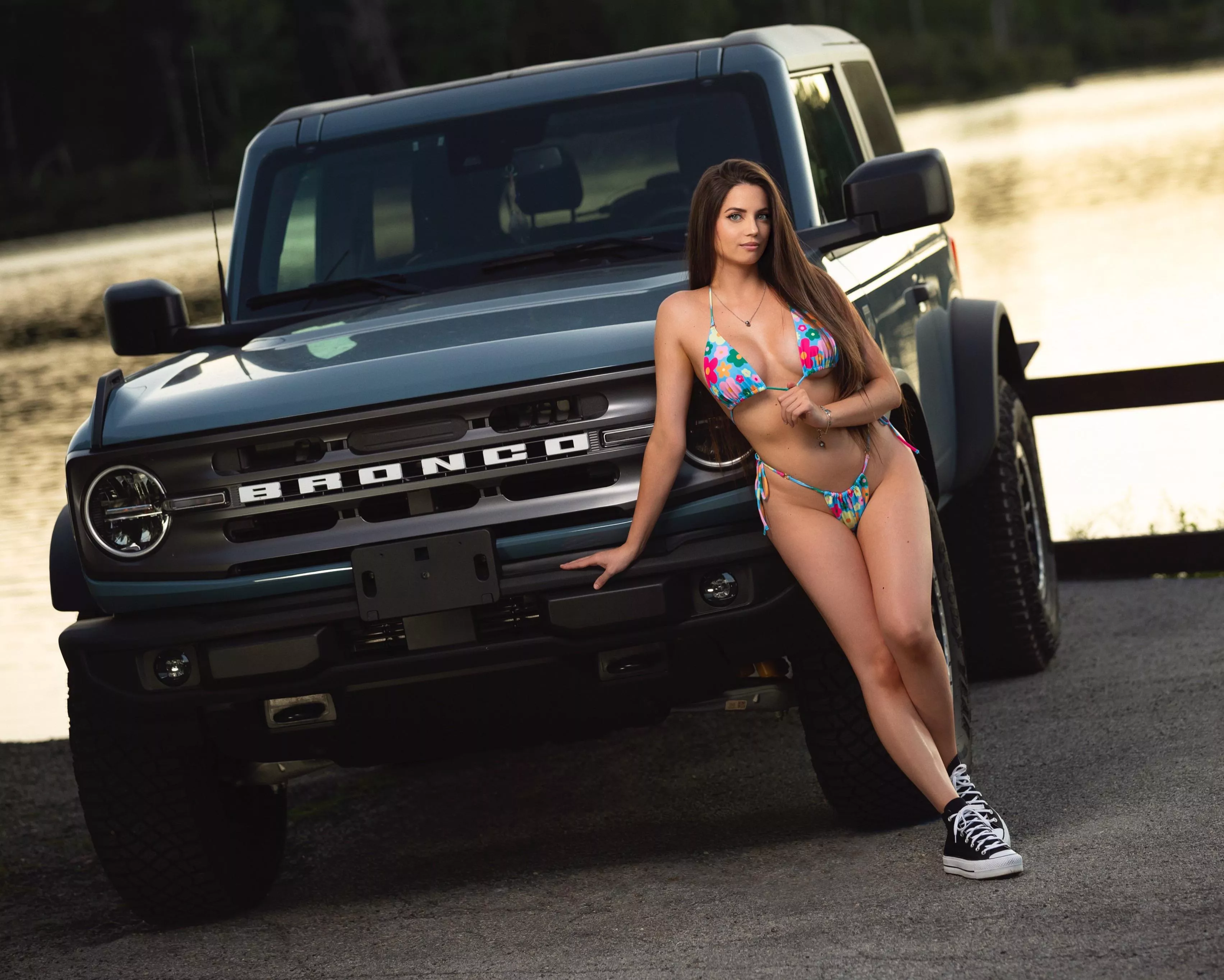 I had a photoshoot with my Bronco 🥰