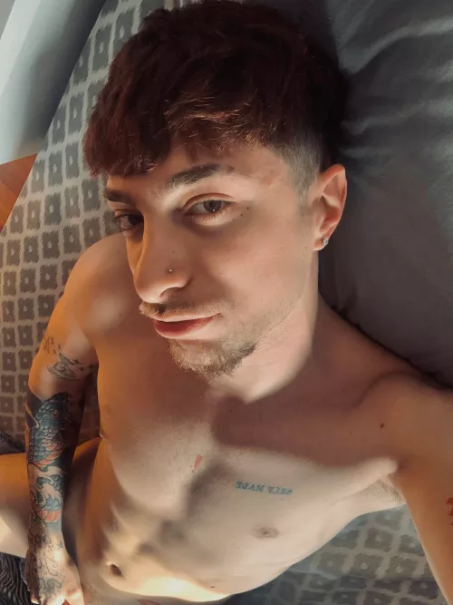 I sleep naked... would you like to sleep with me? (22)