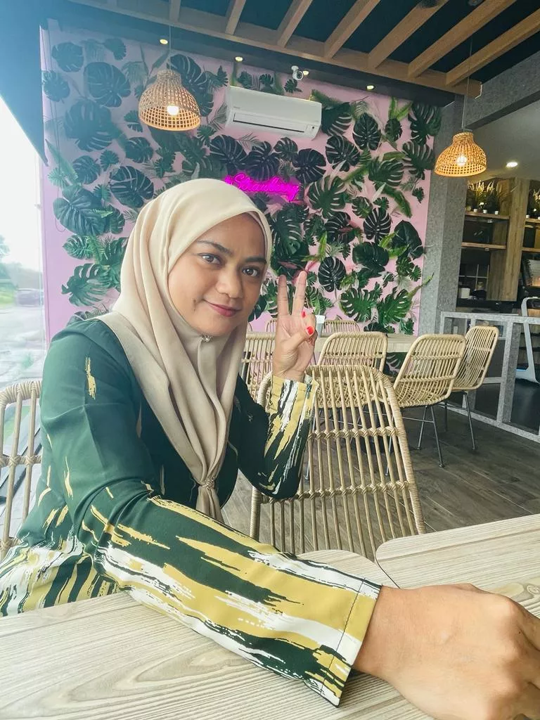 innocent hijab teacher... what are your thoughts