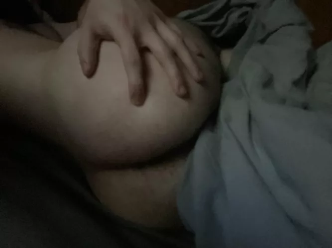 It’s my 18th birthday! Who wants to claim this ass?😳