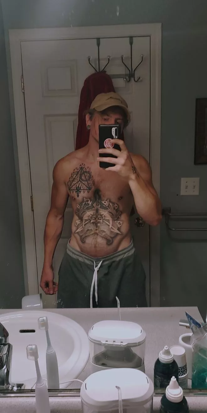 Just popping in with a slight face reveal 😜