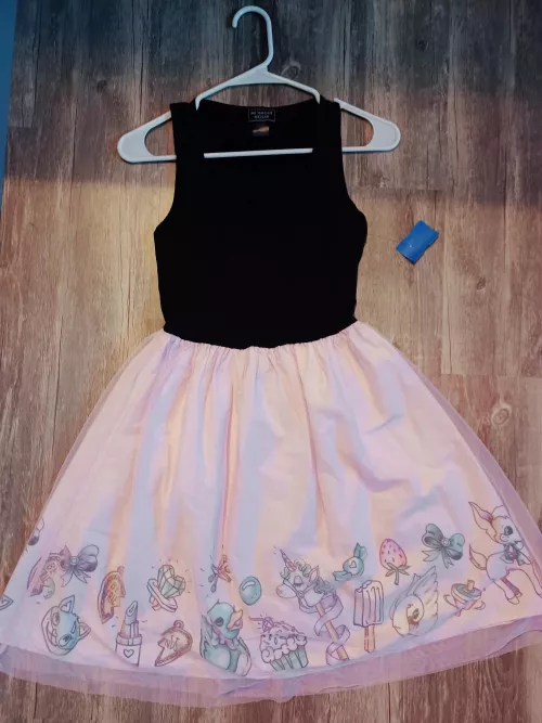 Look how cute this dress is that I found at Goodwill!! I can't wait to wear it! I love wearing dresses with my diapee ❤️❤️🦄🧁