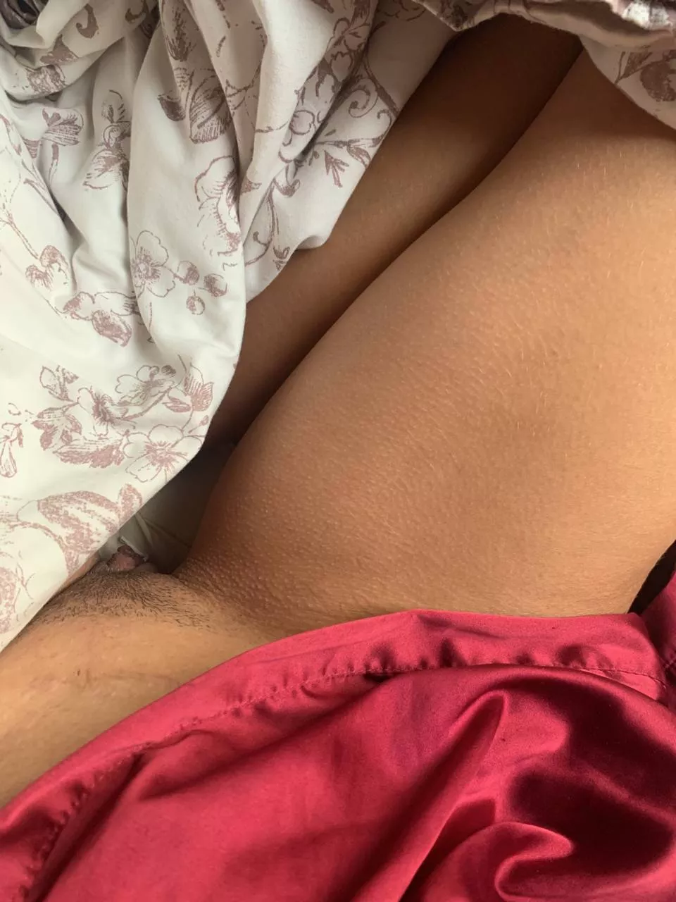 My sexy wife wants to try biger dick, i want to see her with it !