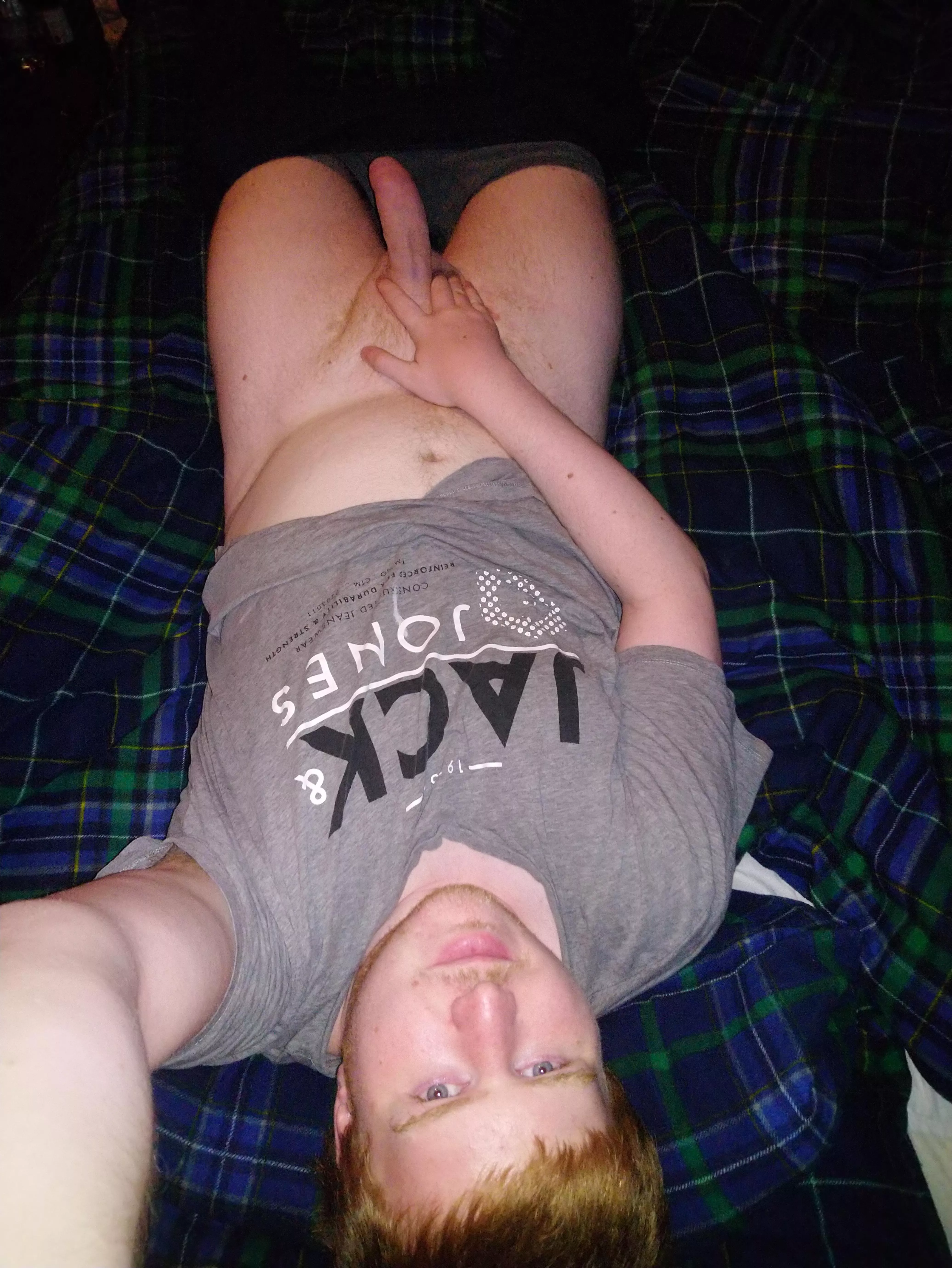 One last thing to take care of before I head to sleep. 24yo/Enby