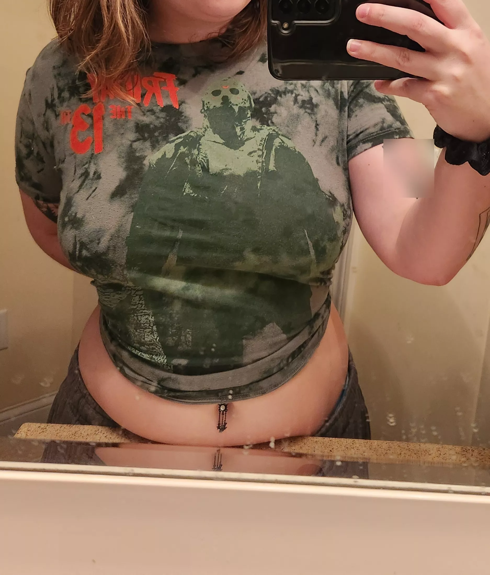 Slasher girl button for your morning 🔪