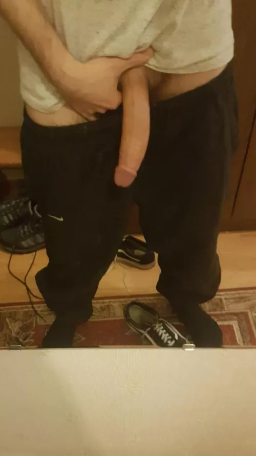 the biggest reason i love wearing sweatpants so much