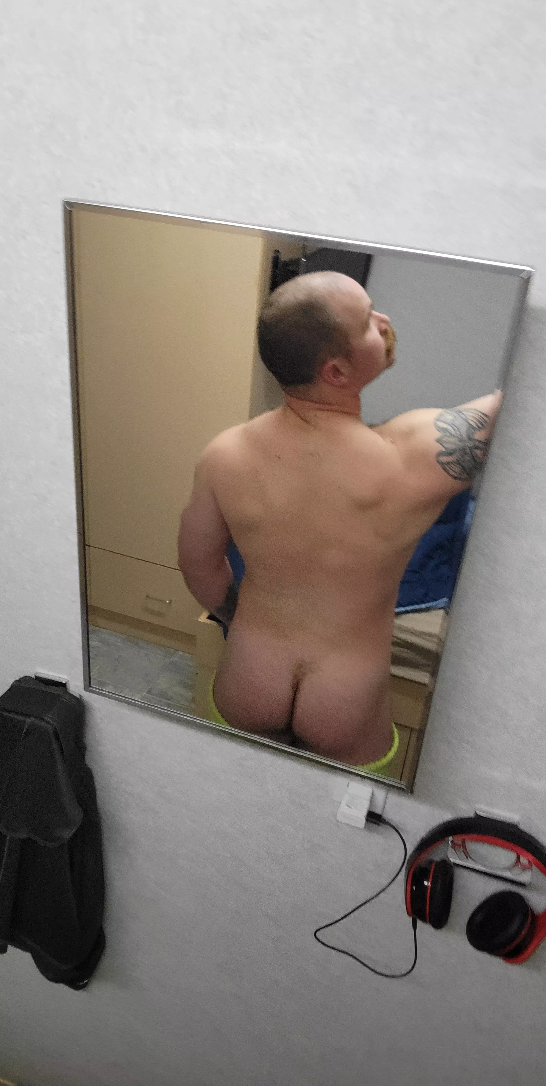 Towel slipped a little 😜