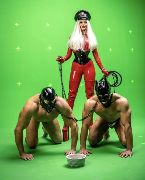 Who am I humiliating today? I want to laugh at a tiny penis 🤏 [domme]