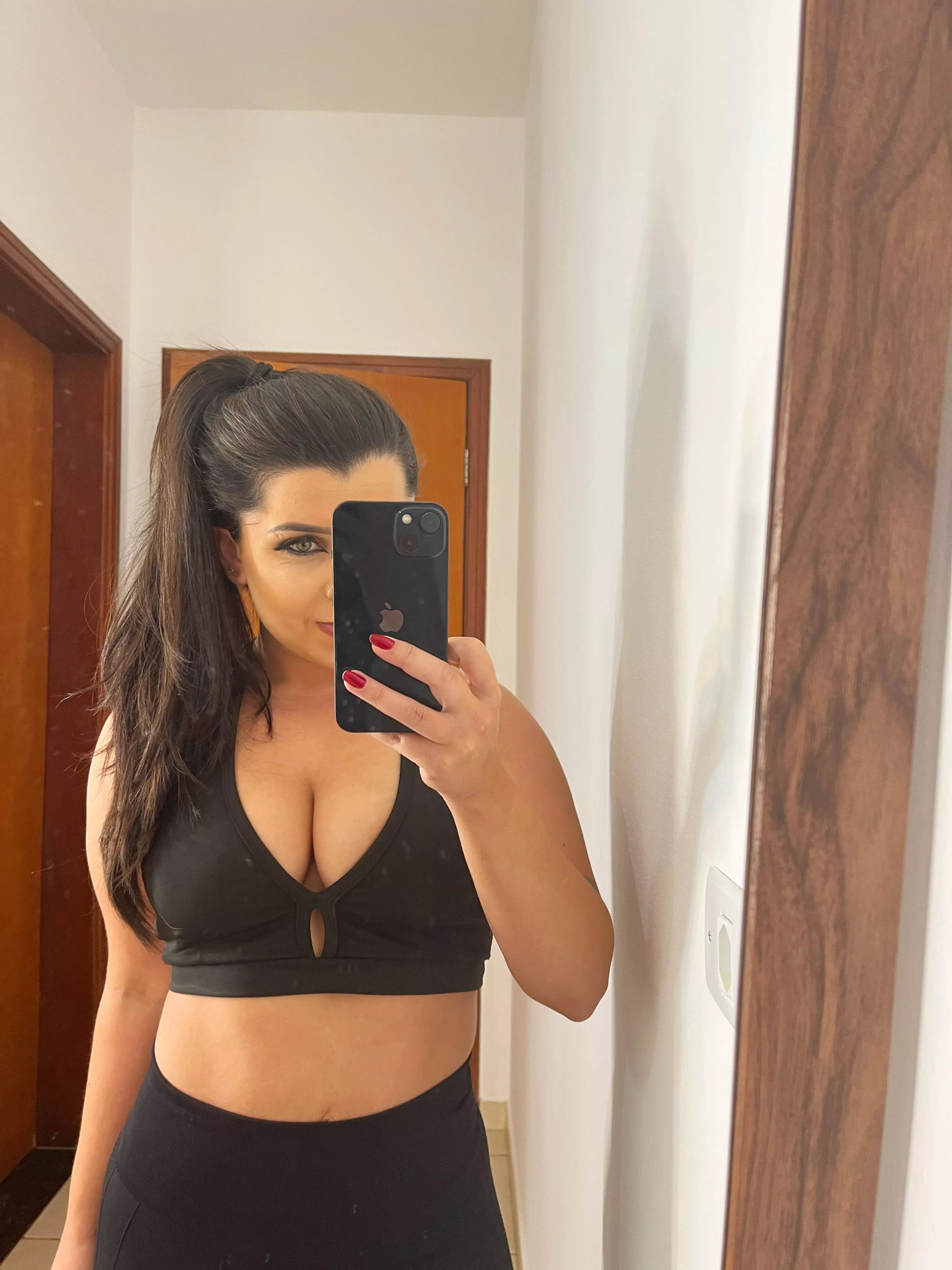 Would you judge me for using makeup at the gym? F26