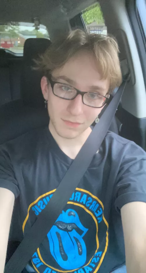 Birthday season selfie!😇