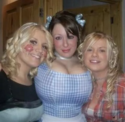 Busty brunette and her envious blonde friends: