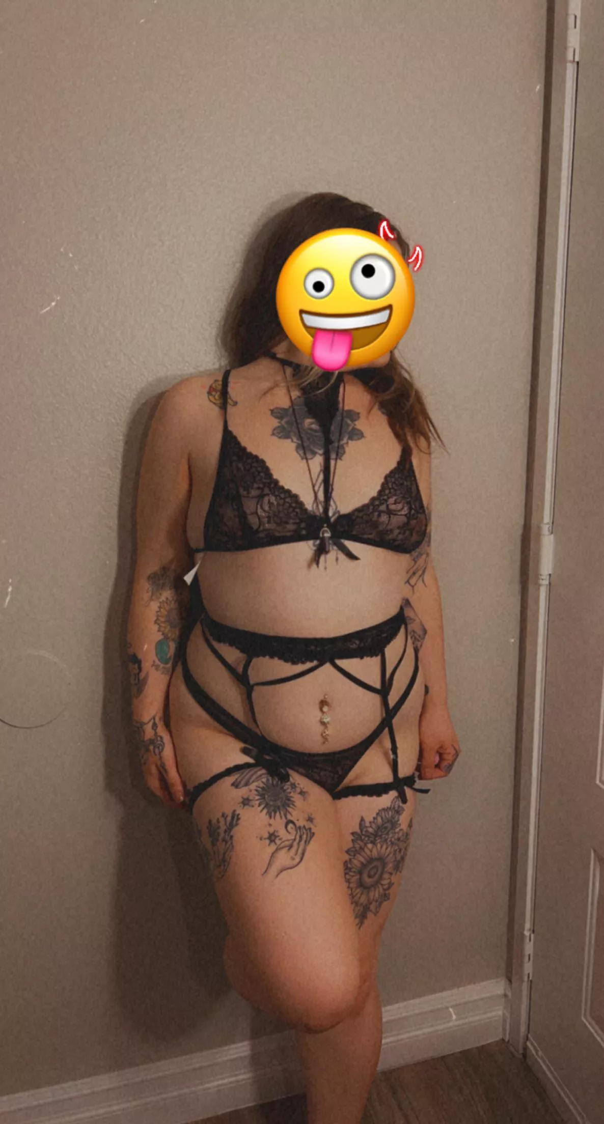 Cum get a taste of me 😈 OF in bio or msg me for content $$ 👀