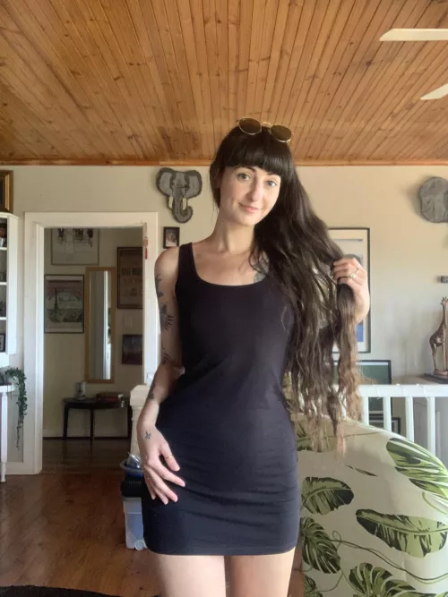 Every dress is a mini dress 🖤 [f]