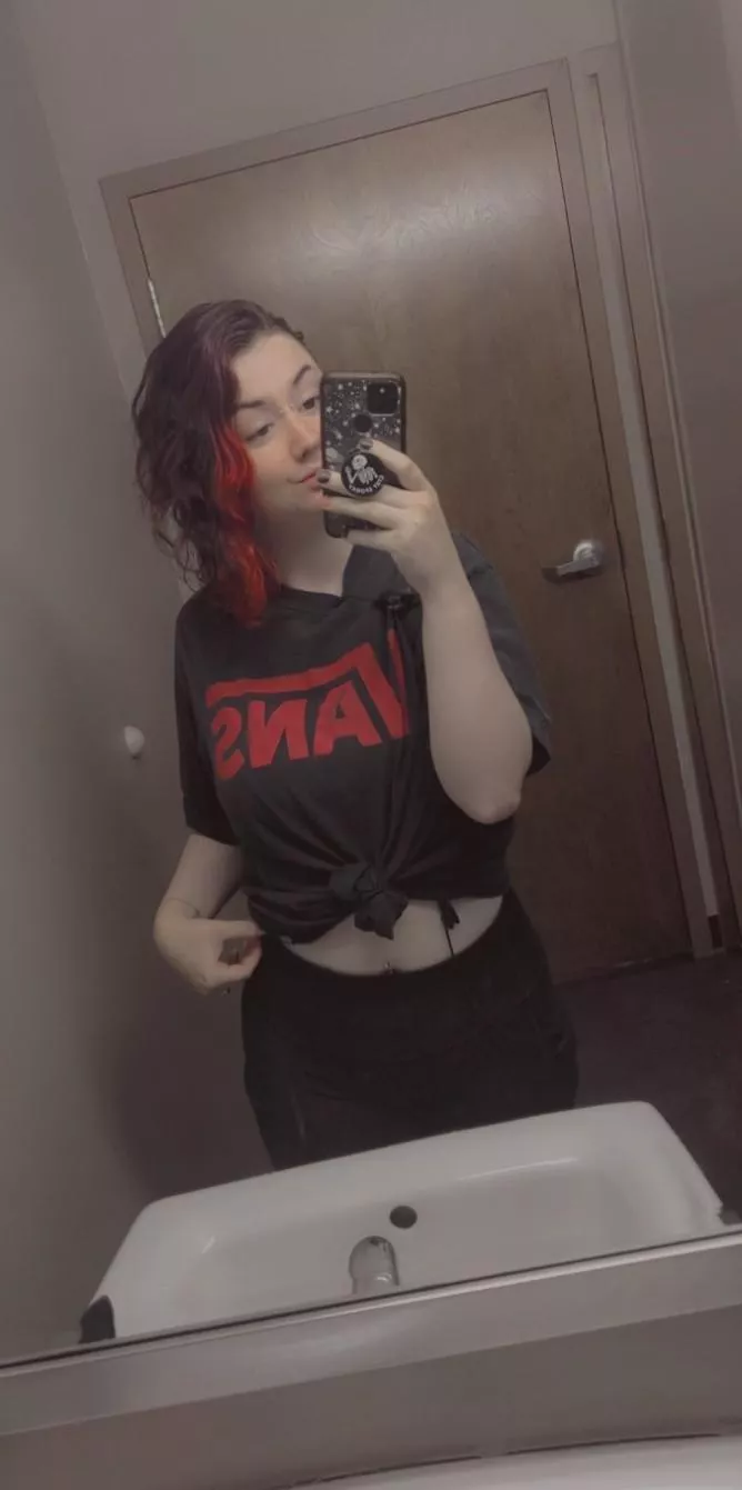 It's time for a quickie in the bathroom at work ;3 [F]24