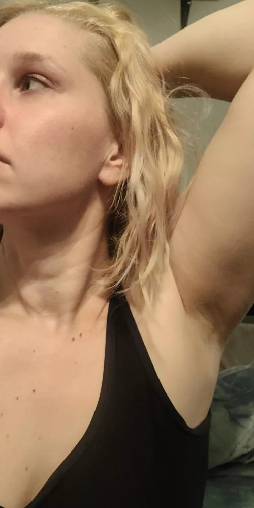 No makeup and ready for bed want to cum take a load off?