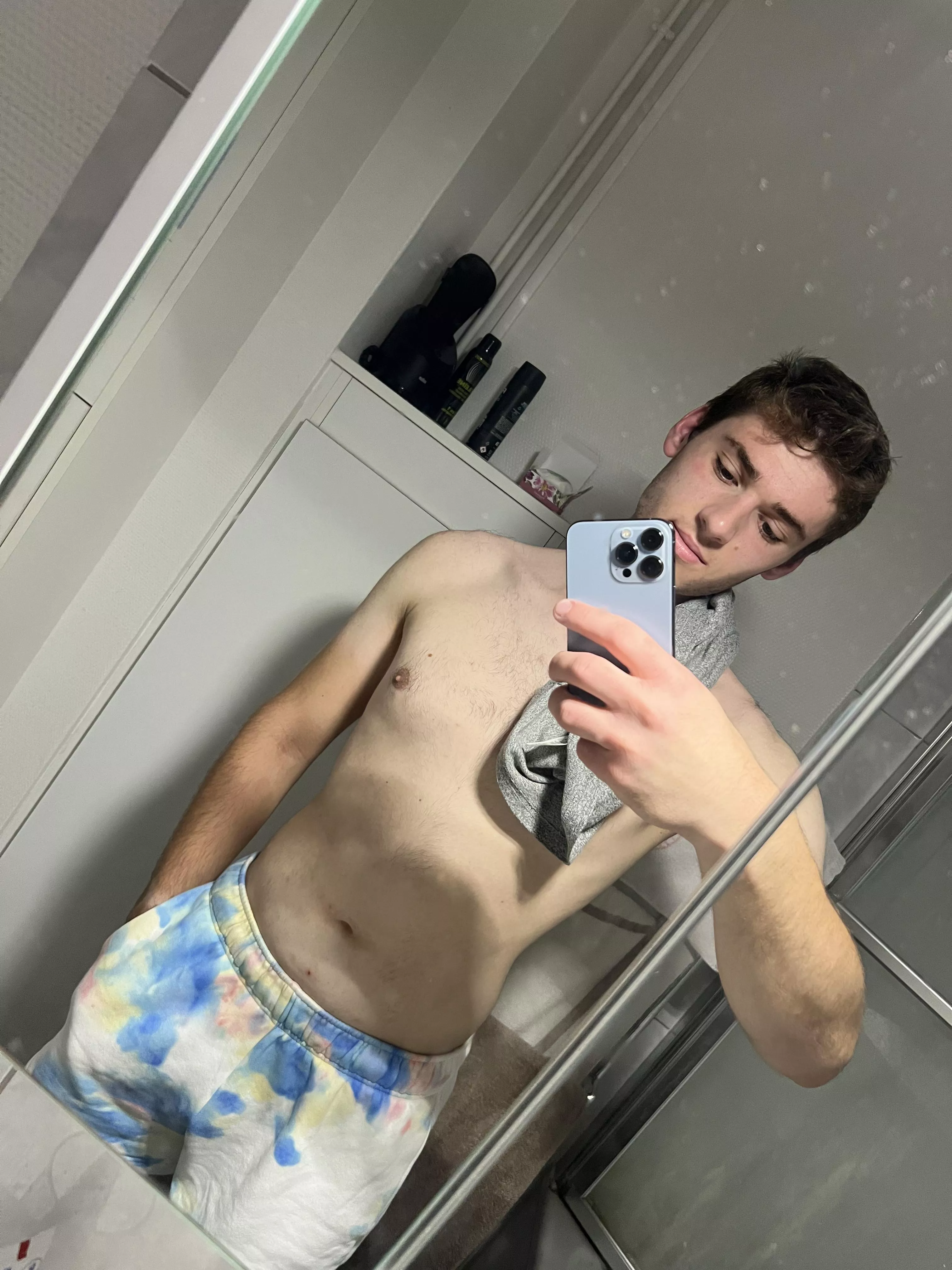 Usual bathroom selfie