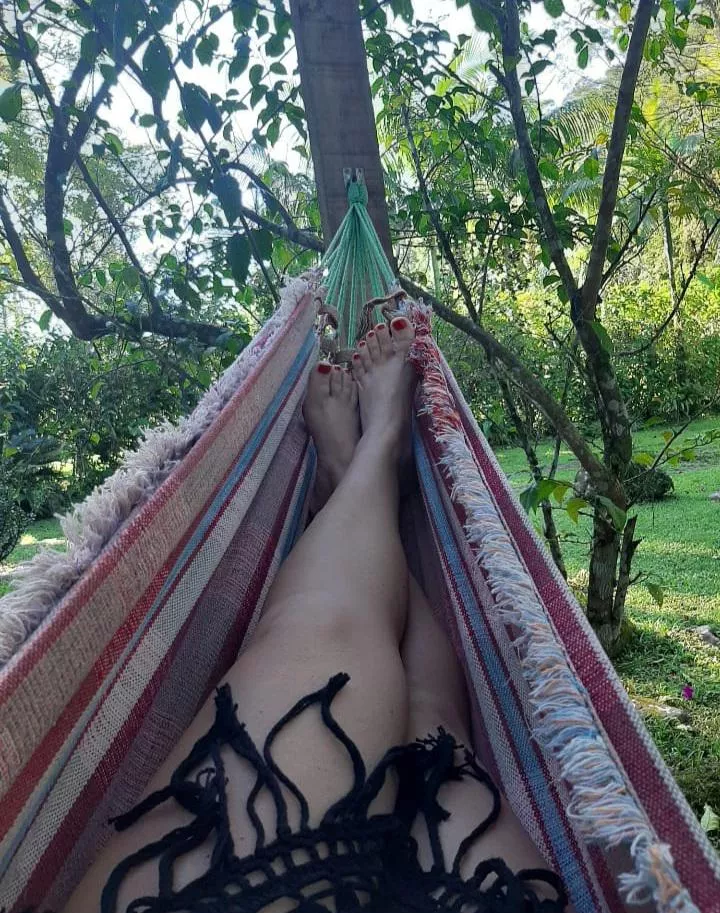 Who are into barefeet?