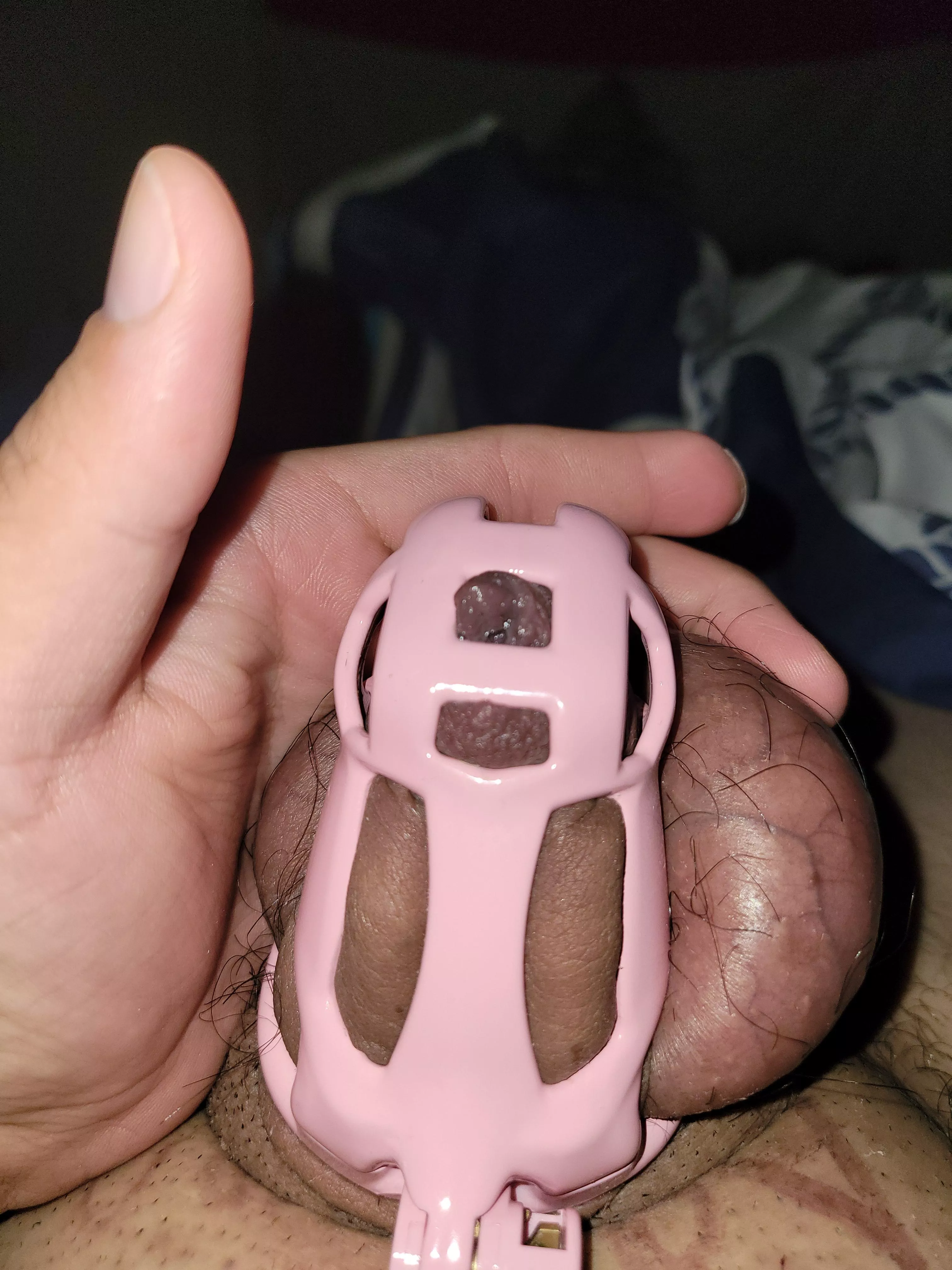 Another night successfully locked and leaking!! She's so so helpless!🥰❤️