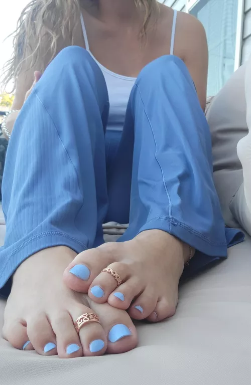 Are your balls as blue as my nails? Let me fix that😉😋