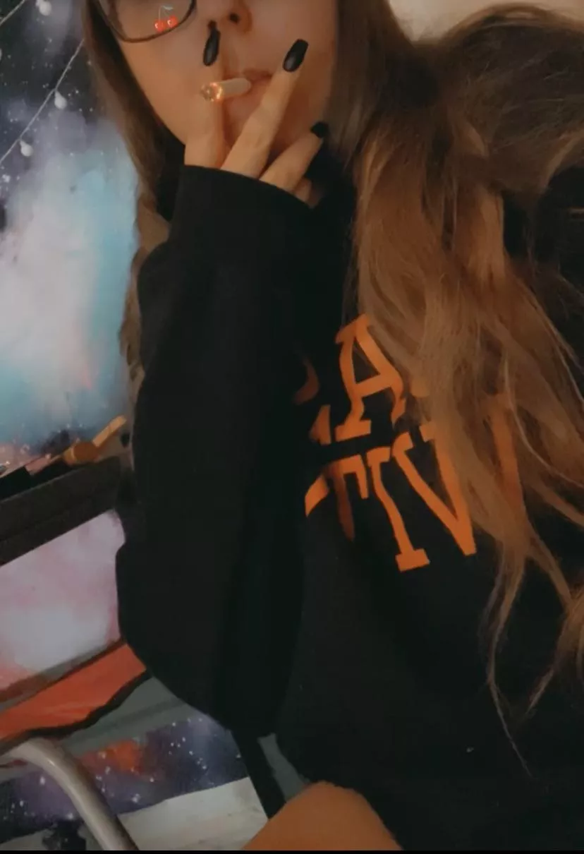 Cold weather is coming 🥲 hope I’m still cute 🥰