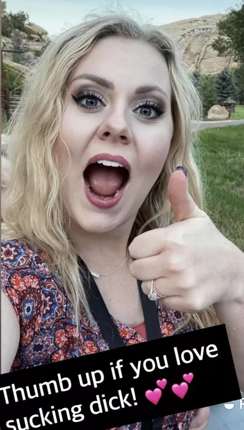 (F29) Who wants to grab a wod full of my blonde hair as I’m on my knees for you and throatfuck me until I puke and then keep going? Love getting treated like that rough and man handled!🔥🔥🔥