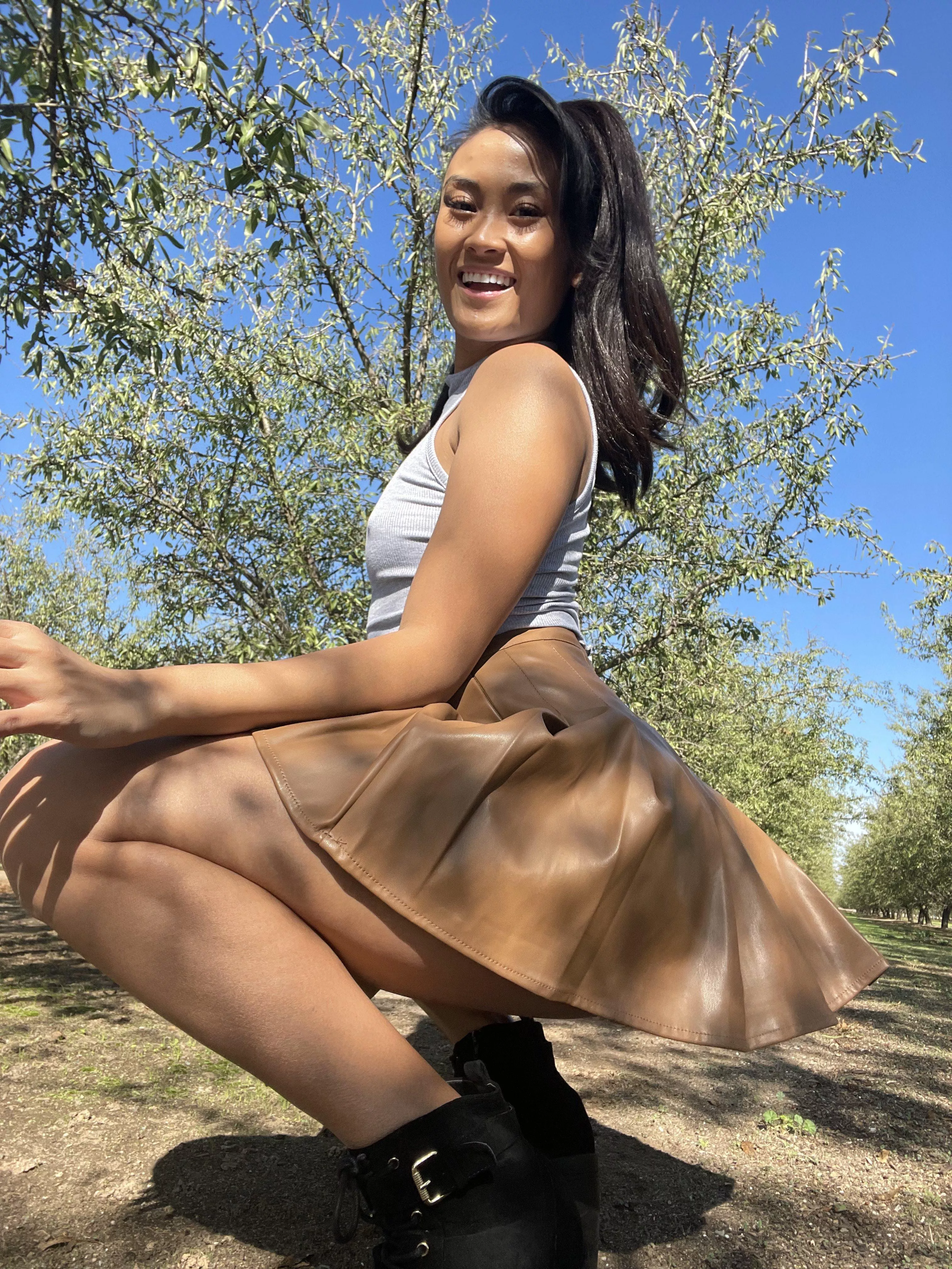 I wish you will play with naughty Asian girl.