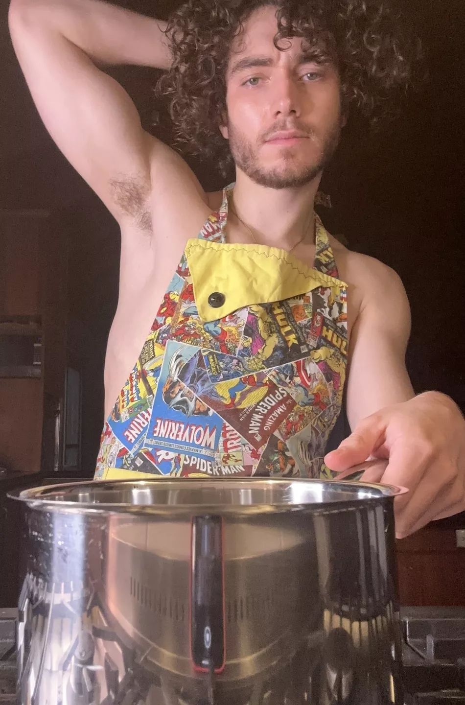 Just home alone burning down the house 🧑🏻‍🍳😙🔥