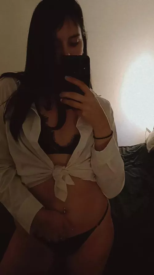 [oc] This domme needs a new slut 😏🔥