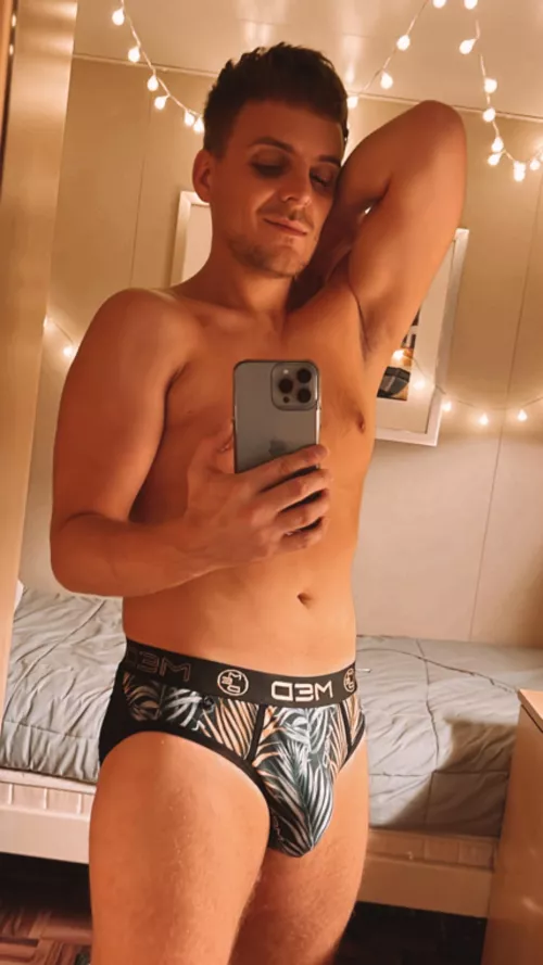 Wore these in the change room at work today, my married coworker couldn’t keep his eyes off my crotch