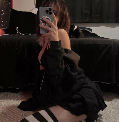 Would you let an 18 year old humiliate and feminize you? 🥺