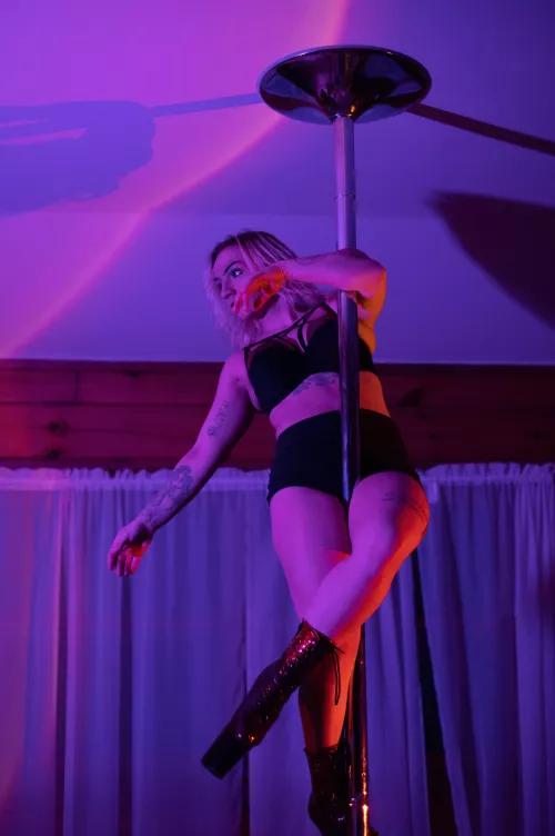 ✨your newest addiction✨ 🖤tattoos pretty eyes and thick thighs🖤 https://onlyfans.com/dallass.maybe