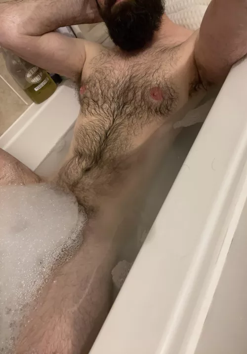 [41] Thirst-Trap Thursday! I know you like hairy daddy bods, but how about WET hairy daddy bods? There is room for a little one in this tub, want to blow these bubbles away?