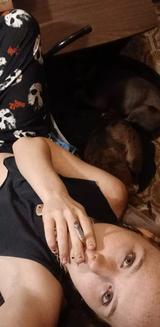 Comfy and smoking 🚬 😊